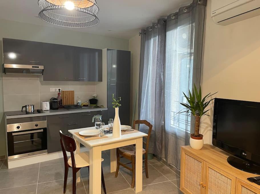 Apartmán Sur La Route Des Vignerons Courthézon Exteriér fotografie